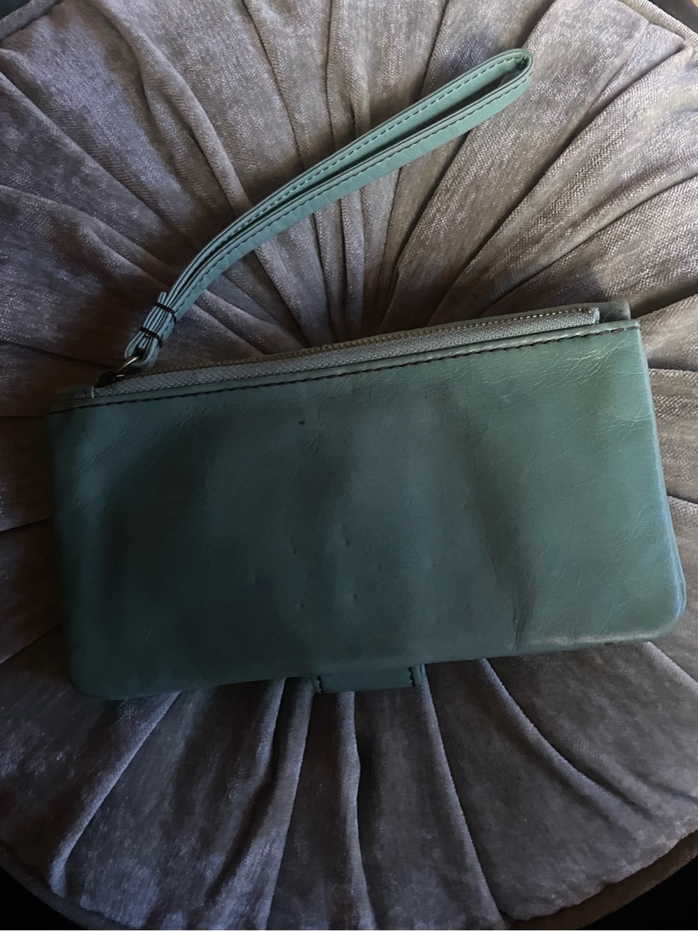 Hobo Leather Wallet - Stylish Wristlet - Picture 9 of 9